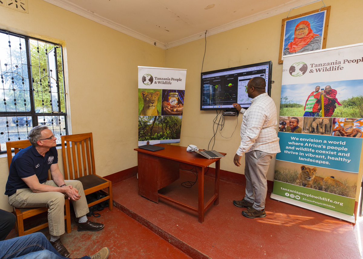David Concar (@dconcar) on Twitter photo UKaid in Manyara is enabling a local NGO to work with communities to restore rangelands, reduce human-wildlife conflicts and improve livelihoods.
The women of Ngoley village are using the support to expand beekeeping activity. 👏👏 Tanzania People & Wildlife <a href="/AfricanPplWild/">African People & Wildlife</a> UKaid in Manyara is enabling a local NGO to work with communities to restore rangelands, reduce human-wildlife conflicts and improve livelihoods.
The women of Ngoley village are using the support to expand beekeeping activity. 👏👏 Tanzania People & Wildlife <a href="/AfricanPplWild/">African People & Wildlife</a>