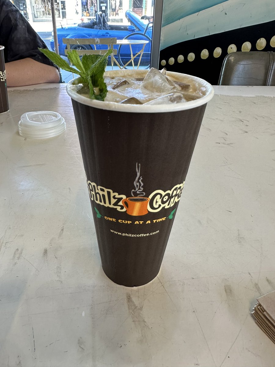 Well hello, lover…you know it’s good coffee when you’re willing to drive from Las Vegas to get it 🤷🏻‍♀️ <a href="/PhilzCoffee/">Philz Coffee</a> #LongBeach