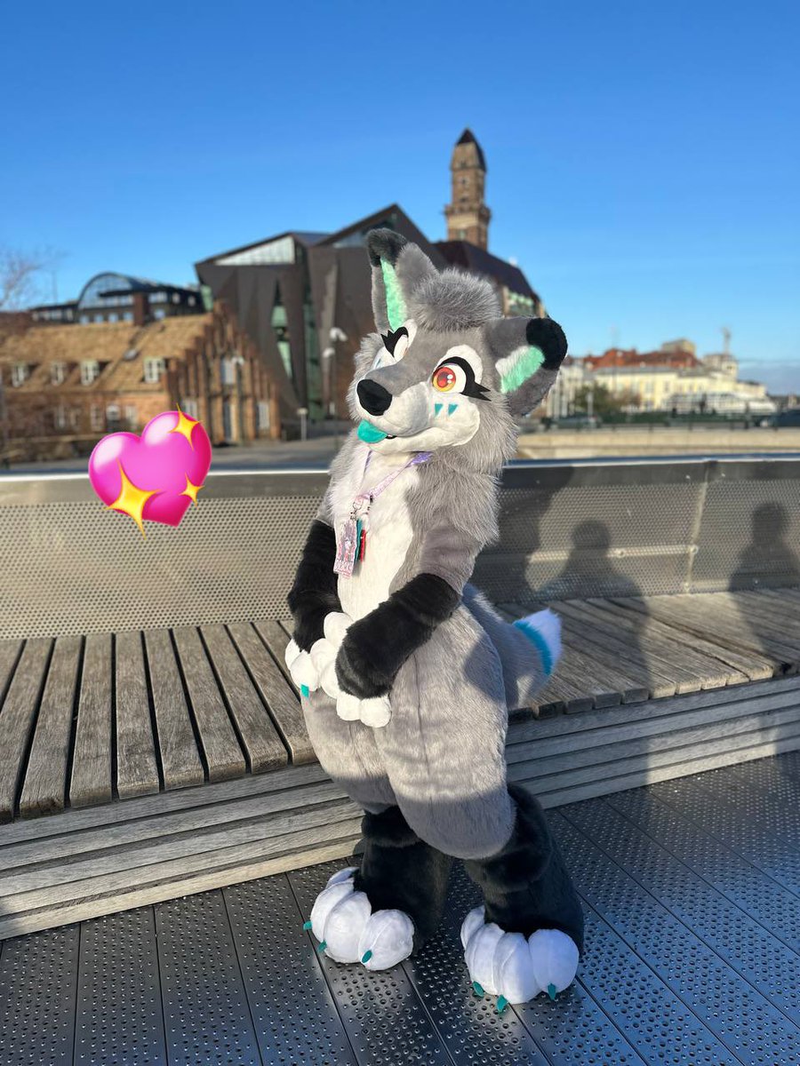 I wanna be puppy :((( I am craving a convention help