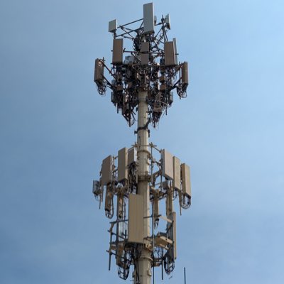 RenoWireless's tweet photo. #NewProfilePic This site located between RNO airport and Grand Sierra Resort now has 5G UC/+/UW from all 3 major carriers thanks to a recent Verizon upgrade. The closeup photo shows Verizon’s new higher capacity AIR1641 for b2/66 and 2 different n77 panels. Dish on bottom. https://t.co/eycth9SbdA
