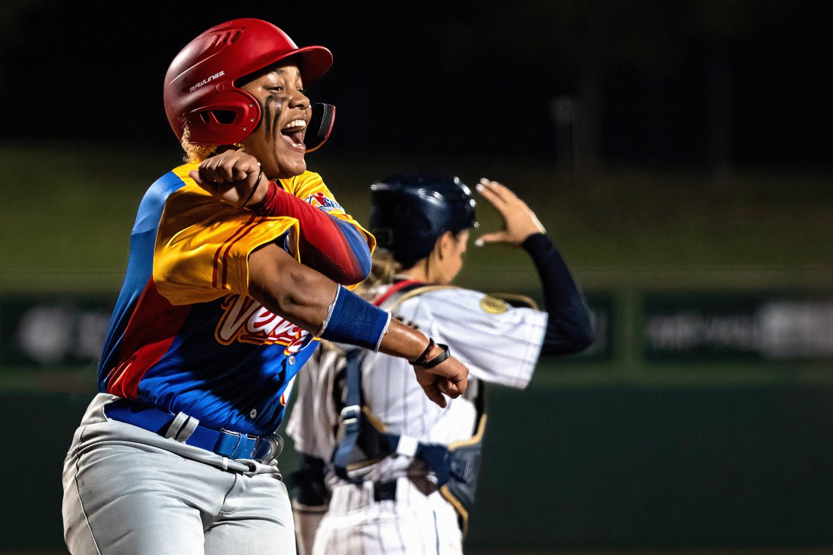 Women’s baseball teams ready to take on the world💪🌎

Today, the 9th Women’s Baseball World Cup Finals get underway as Canada, Chinese-Taipei, Japan, Mexico, the U.S. and Venezuela lay it all on the line to bring home the title this year🏆 
📸@JeanFruth #GrassrootsBaseballWomen
