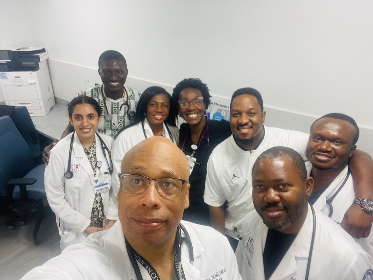 Vibing with the IM and Family Medicine residents after our Sunday clinic servicing <a href="/HowardU/">Howard University</a> varsity athletes. One team, one goal! Keeping our athletes ready! 🏈 🏀 ⚽️ #GoBison!