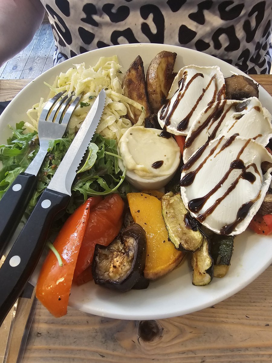 Gazwats's tweet photo. Amazing food at @BreadAndMeatCam this lunchtime. The beef and poutine was absolutely perfect!

We're so grateful to the folks at @look4W2 the voucher. https://t.co/1xmrXVf3oa