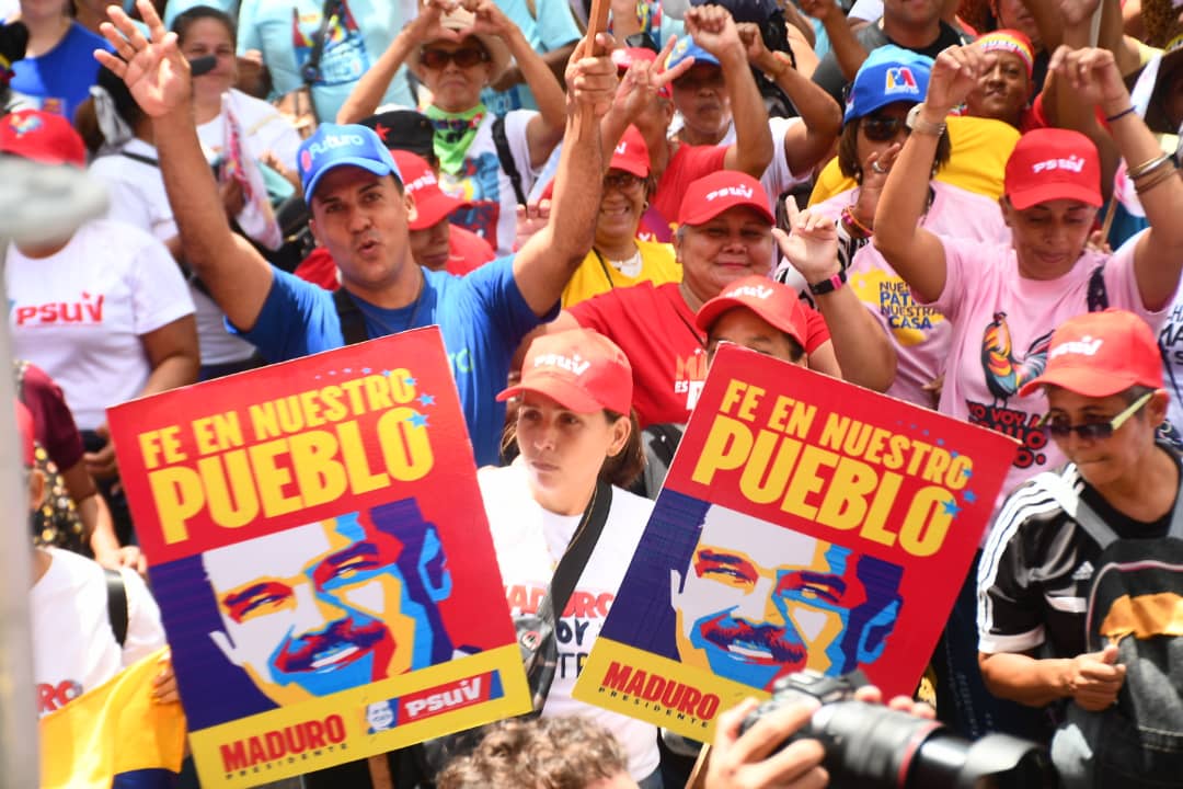 Afianzando la atención de las demandas sociales y la defensa de una democracia soberana.
#AmiGalloVoy
<a href="/NicolasMaduro/">Nicolás Maduro</a> <a href="/GabrielasJr/">Gabriela Jiménez</a> <a href="/Larosainfove/">LaRosaInfoVE</a> <a href="/infocentroOce/">Infocentro_Vzla3</a> <a href="/BrigadasCHCH/">Brigadas comunicacionales Hugo Chávez</a>