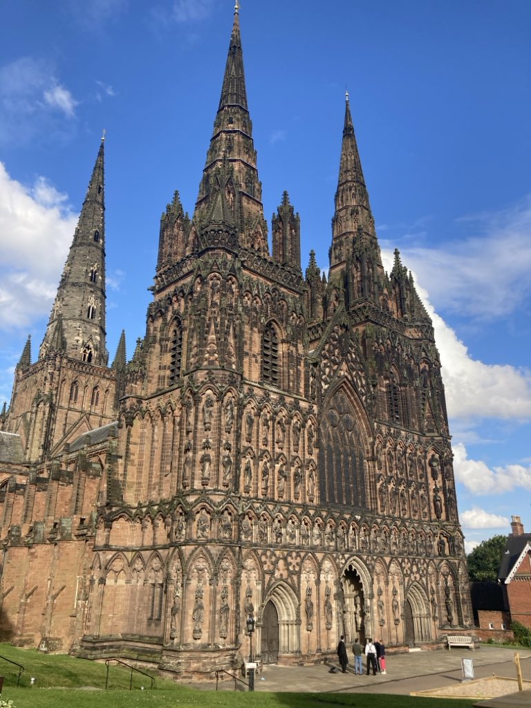 Enjoyed this ‘office’ over the weekend, playing the organ with <a href="/ChadsChoir/">St Chad's Choir</a> at <a href="/LichfieldCath/">Lichfield Cathedral</a>. The Vierne after Evensong was particular fun