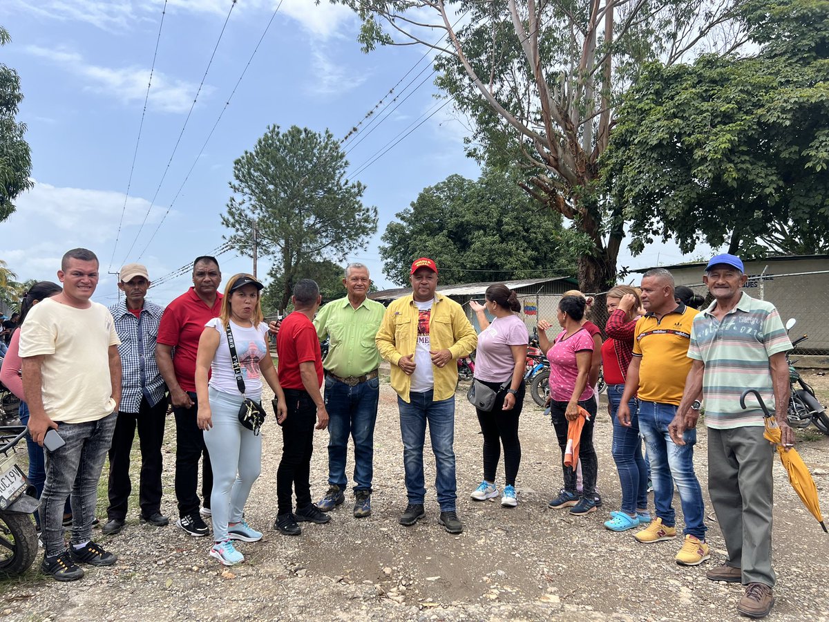 AngelPComuna's tweet photo. Por aquí andamos en tierras portugueseñas, en la zona del Café con nuestra gente Bolivariana y Luchadora. 
¡Vamos pa’lante! ¡La patria vencerá!
#ComunaONada
#VotaPorLaPaz2024
@NicolasMaduro https://t.co/WLC64E2ZnA