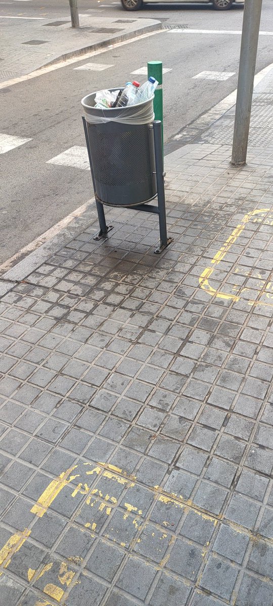 VHanna86808623's tweet photo. Alguien ve el hilo rojo?
@DavidQuirosLH @PSCLH herencia @nuriamarinlh 
Porque yo veo la misma suciedad el mismo incivismo y la misma dejadez del @LHAjuntament de SIEMPRE.. https://t.co/V9VqnfPp0b