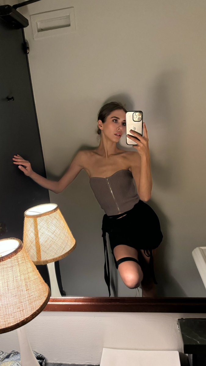 Angela Nikolau 🐈‍⬛ tweet media