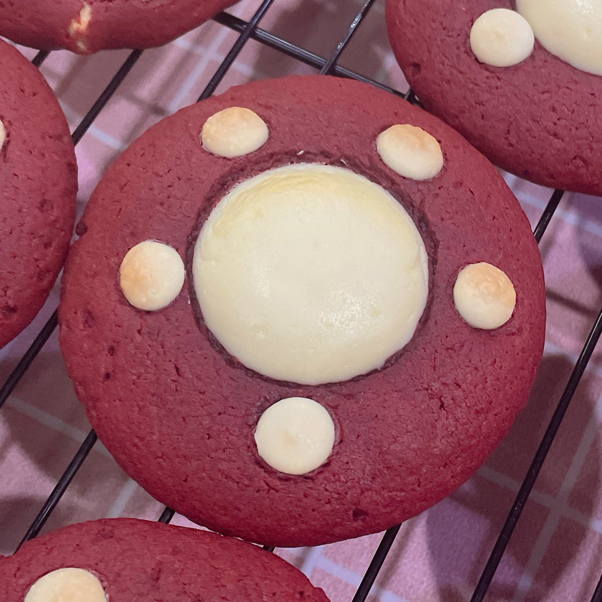 New eye inspired by Red Velvet Soft Cookie looks so cute 🥰 
#NFT #NFTs #NFTfamily #TheEyesFamily #NFTCommunity