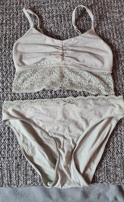 Ich hab wieder ein bisschen was aussortiert f&uuml;r euch. Wer Interesse hat schreibt mir einfach. https://t<a href="/tag/rubberboots"class="tags"><span>#rubberboots</span></a><a href="/tag/gummistiefel"class="tags"><span>#gummistiefel</span></a>