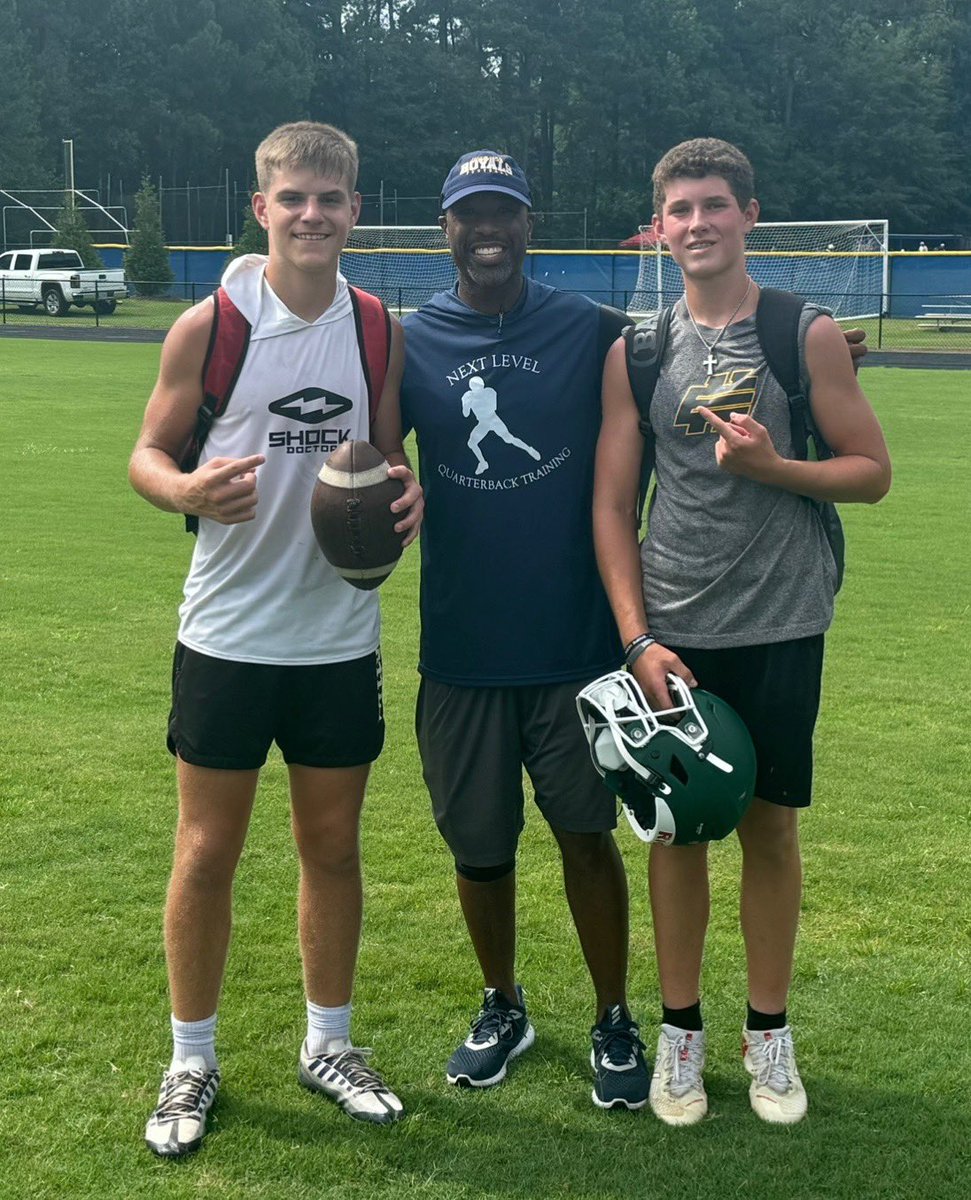 CalvinPollard28's tweet photo. Training day with Coach JR. Thanks Coach Booker for the use of the field. Countdown to first HS game is on! https://t.co/bspry07dyC