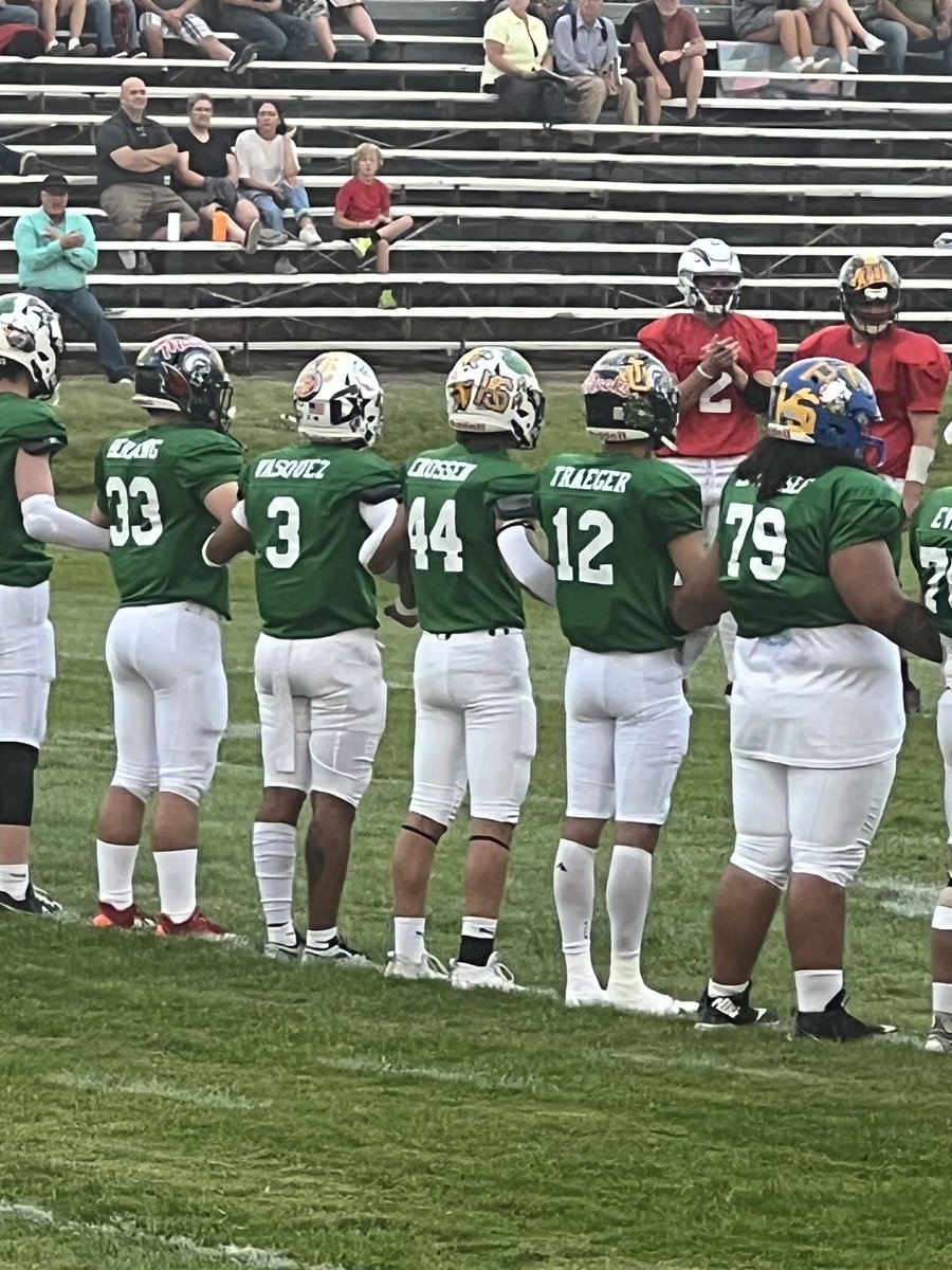 AshtonCrossen's tweet photo. Honored to have played in the Oregon East West Shrine Football game this weekend for such a great cause. https://t.co/6gMaHvSxdL