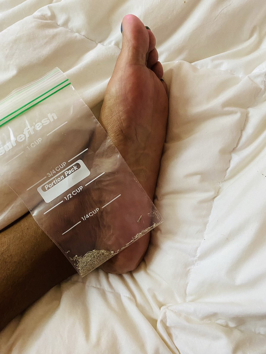 Foot dust starter for a lucky man 💙

I sell various other foot related items. Dm open for requests. Sessions restart in August. Dm me for rates. And before we waste each others time, your budget for time spent with me is not minimal. So please act accordingly.