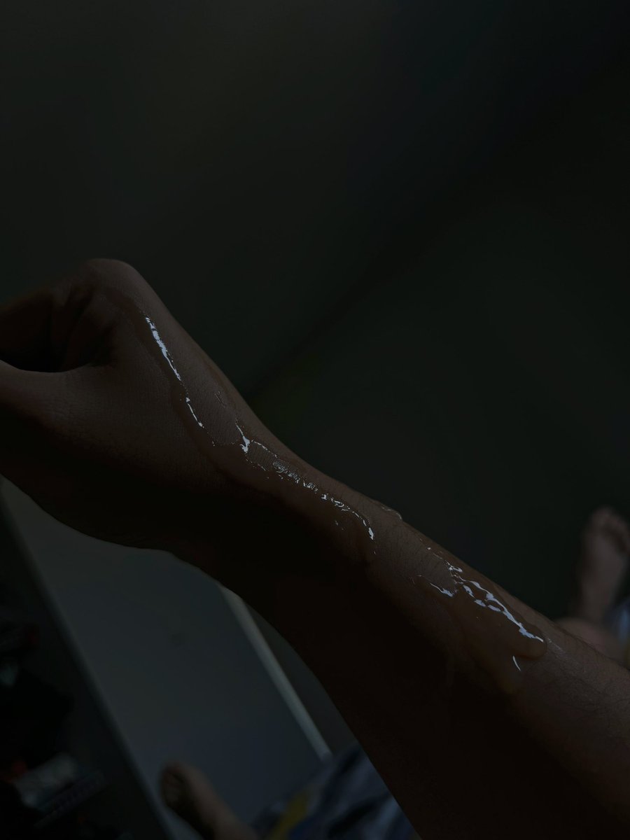 Part time job：
                HAND CREAM MAKER🥛✋