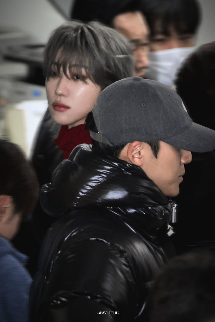 GyuHao Au! || Remember-Me🧑🏻‍⚕️🏀

Onde o jogador de basquete, Kim Mingyu vai acompanhar um amigo no hospital, e lá acaba reencontrando seu ex namorado, que não só o odeia profundamente, como é médico e o grande responsável por ainda balançar seu coração e sua mente.