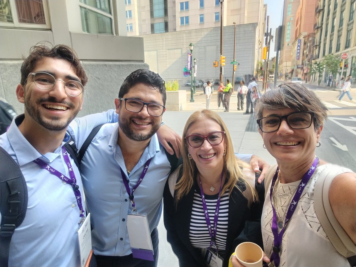 memoriaysalud's tweet photo. PARI-HD presente 🇵🇦 en Filadelfia en el congreso del #Alzheimers Association #AAIC24. Día 1 repleto de investigaciones en biomarcadores, validación de herramientas diagnósticas, determinantes sociales de la salud cerebral, y mucho más @CienciaPTY  @ISTAART https://t.co/jzObKuKOfj