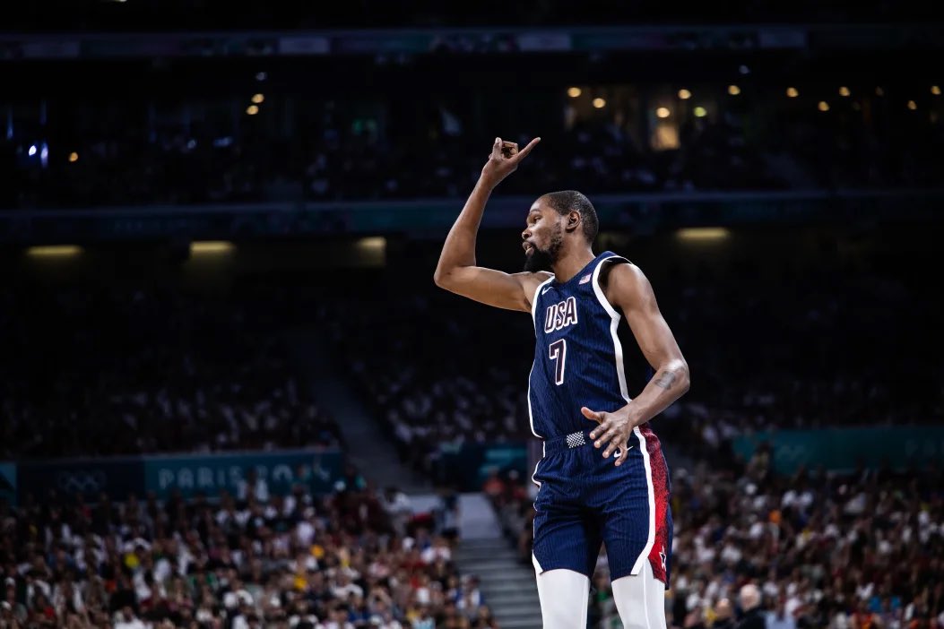 Kevin Durant 🇺🇸 vs Serbia 🇷🇸 

21 PTS
8/8 FG 
5/5 3PT
8:39 MIN

PS FIRST HALF! 🔥

#Paris2024