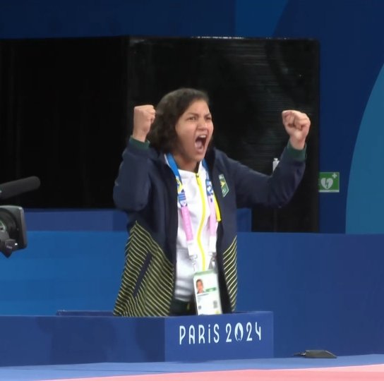 wjornalista's tweet photo. A Piauiense Sarah Menezes se junta a Bernardinho num lugar bem seleto do esporte brasileiro: medalhista olímpica como atleta e treinadora. Uma pena que os treinadores não recebem medalhas nos jogos olímpicos. O resultado veio com o bronze de Larissa Pimenta hoje em Paris. https://t.co/L94iWri8B5