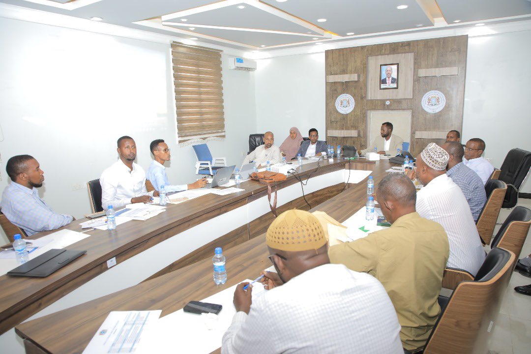 Ministry of Education, Culture & Higher Education (@moechesomalia) on Twitter photo On Saturday, <a href="/moechesomalia/">Ministry of Education, Culture & Higher Education</a> held a consultation meeting with agricultural secondary school principals and TVET experts. The DG for TVET, Mr. Mohamed Hassan Mukhtar, facilitated discussions focused on developing a standardized curriculum and harmonizing exams and certifications. On Saturday, <a href="/moechesomalia/">Ministry of Education, Culture & Higher Education</a> held a consultation meeting with agricultural secondary school principals and TVET experts. The DG for TVET, Mr. Mohamed Hassan Mukhtar, facilitated discussions focused on developing a standardized curriculum and harmonizing exams and certifications.