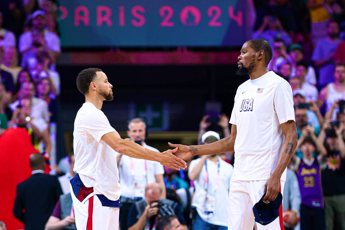solarflaringoni's tweet photo. KD putting up an absolute spectacle against Serbia before half 👏 #USABMNT #Paris2024 https://t.co/ASyFYXMxmw