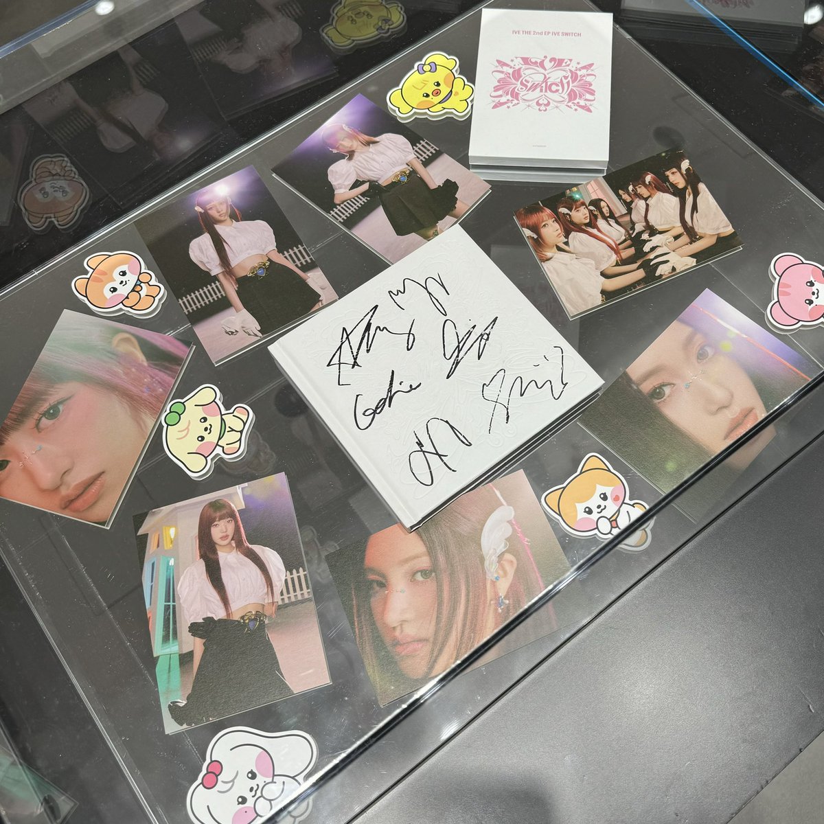 IVE POPUP SHOP 抽選 特典 タペストリー A賞 8/7更新】IVE SWITCH POP