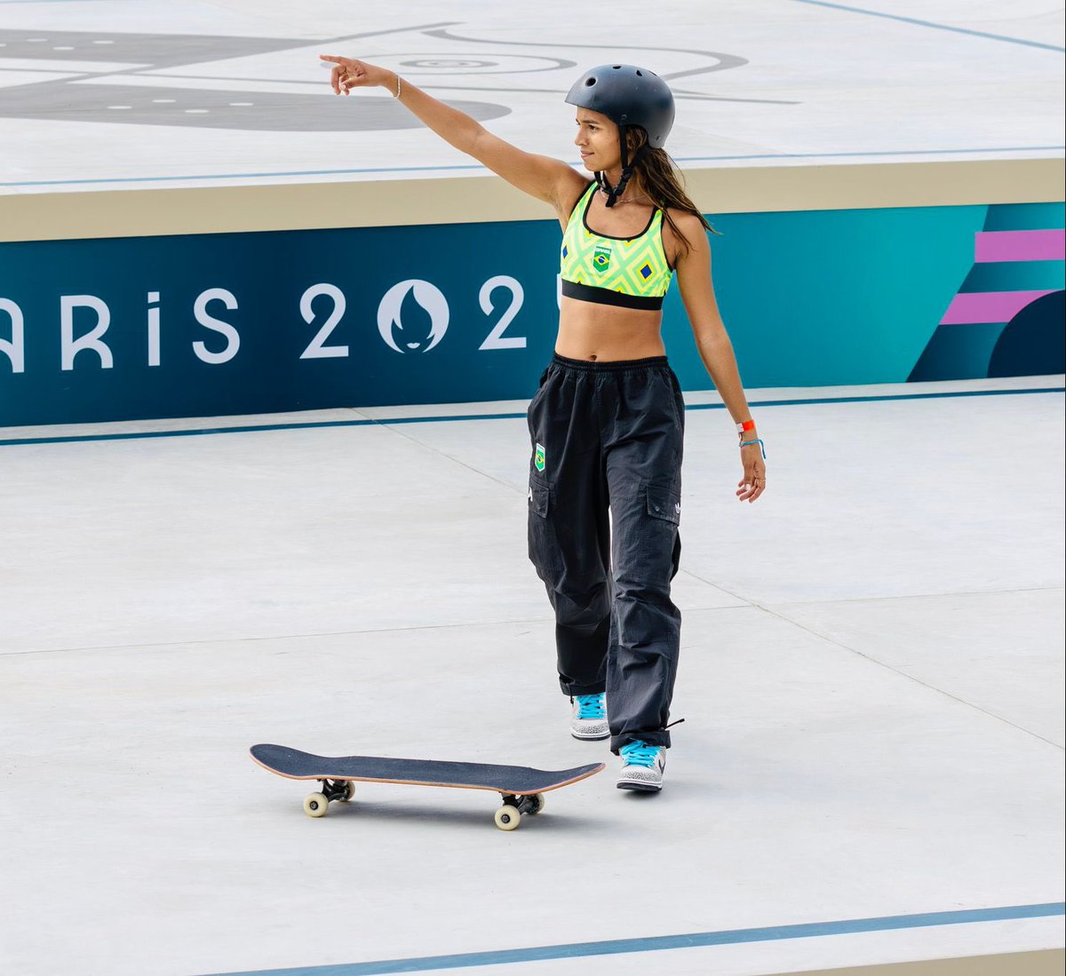 GuilhermeBoulos's tweet photo. O BRONZE É DELAA! 🥉🛹

Parabéns pra Rayssa Leal nossa eterna fadinha que quase matou a gente do coração e mais uma vez fez história. Arrebentou e levou o bronze!  #Olimpiadas2024 https://t.co/oFa0rOUVum