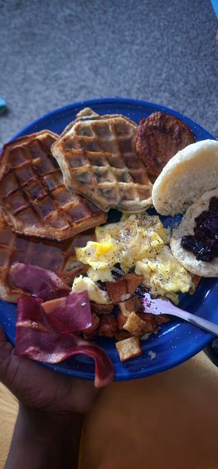 Good morning https://t.co/oAPNdsLDFW