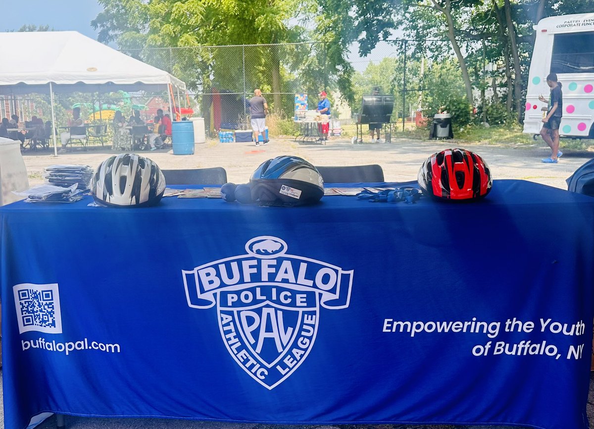 PalBuffalo's tweet image. Today 7/28 until 3pm 
 #buffalopal is at Calvary Baptist Church’s Community Day giving away bike helmets ⛑️ 🚴🏽 in an effort to prevent traumatic brain injuries when 🚲 🛼🛹 🛴 thank you @AAA_WCNY @bcbswnyPR  @Wegmans for your partnership Event calendar: buffalopal.com/pal-bicycle-sa…