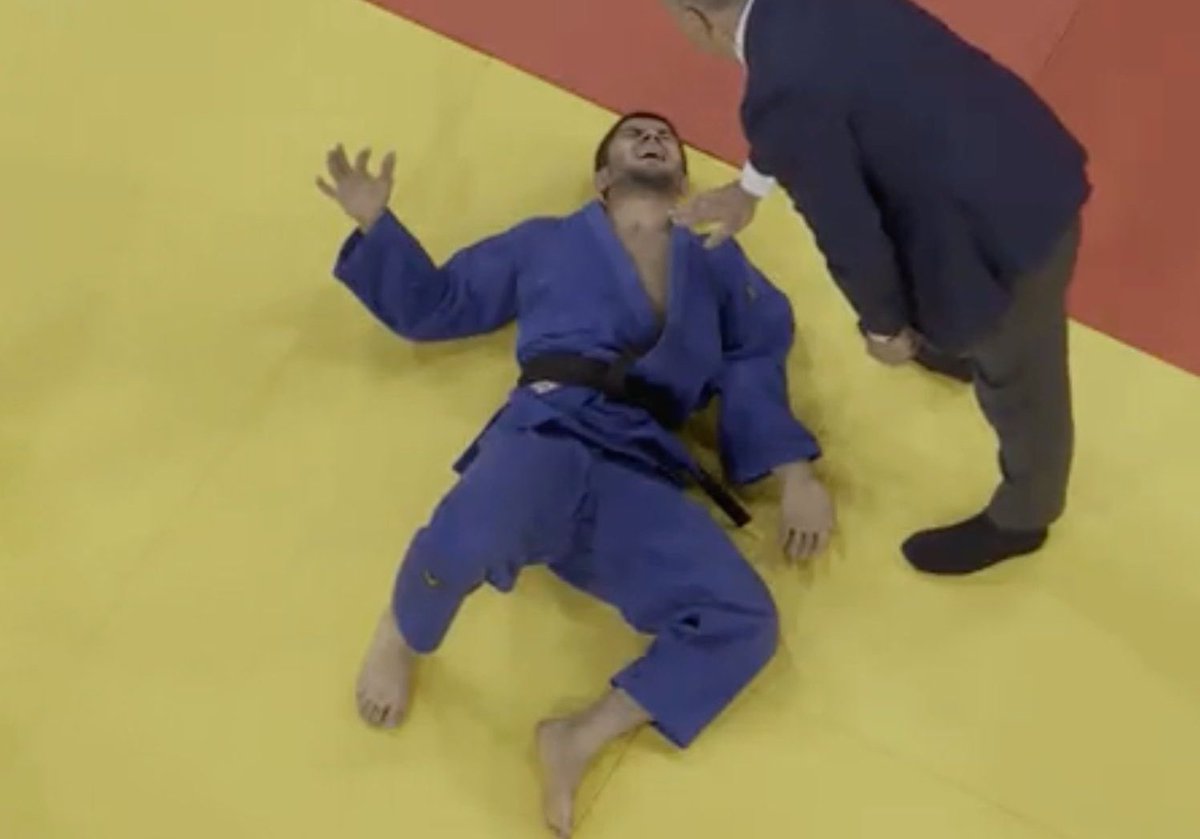 In today's Olympic judo competition, Nurali Emomali from Tajikistan 🇹🇯 refused to shake hands with the Israeli 🇮🇱 Baruch Shmailov and shouted “Allah Akbar” instead.

Shortly after, he was crying with a dislocated shoulder. That's instant karma 🤣