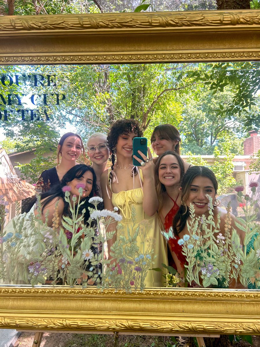 lyssfroemmers's tweet photo. So girly pop so slay https://t.co/ED9iHwyAcB