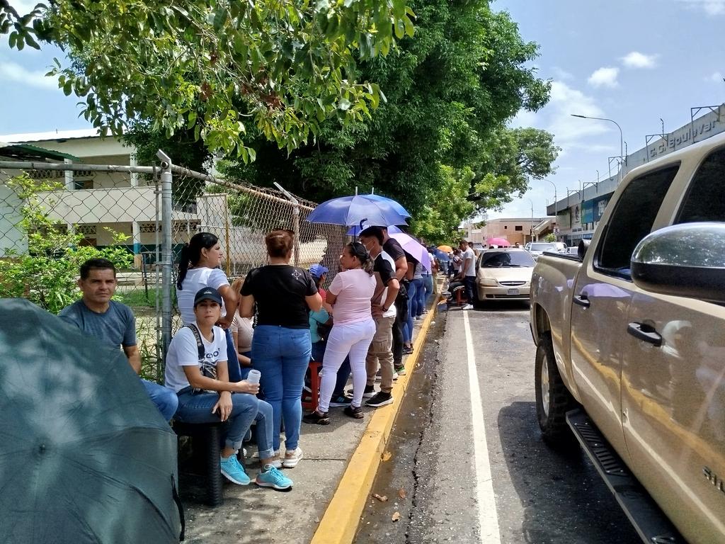 Proceso electoral #Acarigua #Portuguesa UE Palacio Fajardo Colegio, Colegio Ángel de la Guarda, Vicente Emilio Sojo, Liceo Páez, Esc San Vicente 1, en normalidad con participación de ciudadanos para ejercer su derecho al voto.11:40am