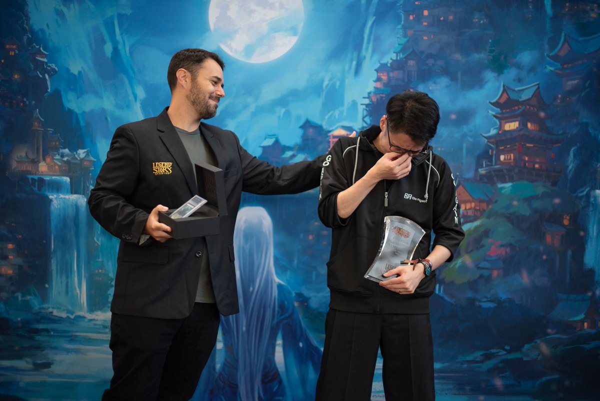 Zen? 🚫
Nuu? 🚫
Levia? 🚫

Uzuri? 👍

At the end of three hard fought days of competition, it was the unexpected assassin that reigned supreme!

Congratulations to Shoma Yamamura, *your* Pro Tour Amsterdam champion! 🏆