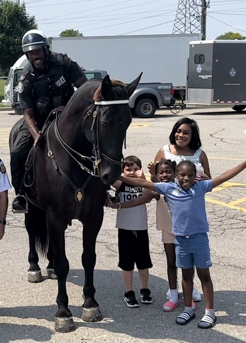 TPSMounted's tweet photo. #PHChief enjoyed his visit at Tastes and Sounds of Jane&Finch. The horses always draw people to them and give their riders a unique opportunity to connect. Thanks for having us @jackgurrr #policehorse #community #Engagement #torontomounted https://t.co/B6eC9SBhG2