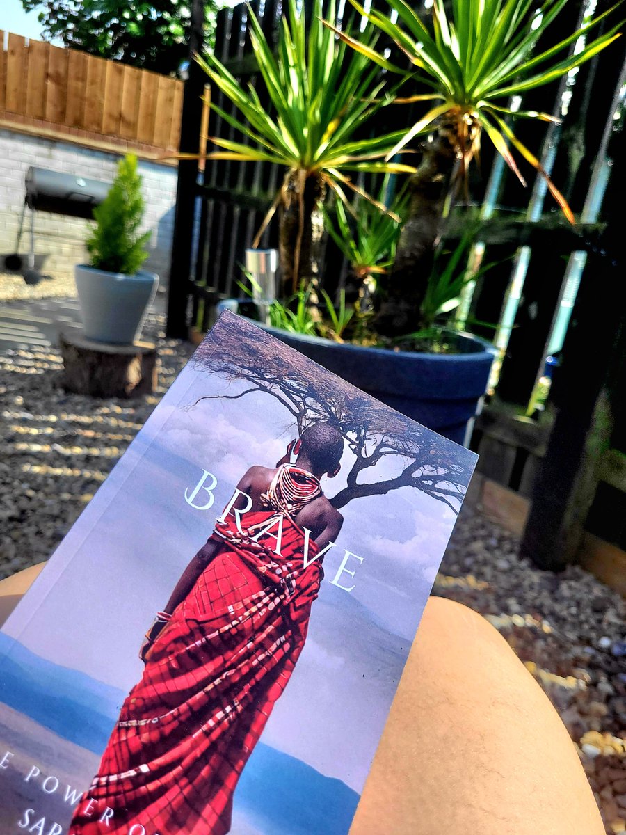 JulieRobbo85's tweet photo. what sunny Sundays made for time for rest reflection &amp; reading #brave is 1 of the most honest inspirational books I've read in a long time,determination the bravery of this 12 old girl is nothing I can comprehend thankful she found god the school &amp; the #bravery to choose her self https://t.co/Kziw6x8HBu