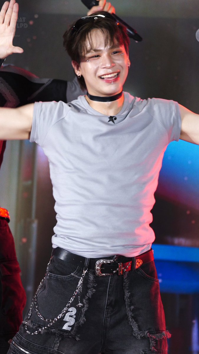 palmwlpd's tweet image. แทนน่ะ Hot Hot Hot แต่ไม่สู้อากาศ Lido 

#ThankhunNEVONE
#QWINHIDEOUTSHOWCASE 
#NEVONE #NEVONEth