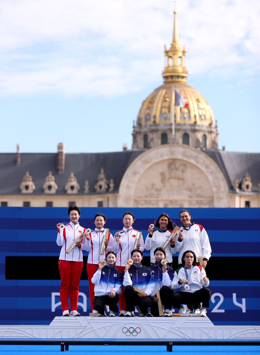 PERO QUE POSTAL 😍

Las campeonas de tiro con arco femenil 🏹

Corea del Sur 🇰🇷 
China 🇨🇳 
México 🇲🇽