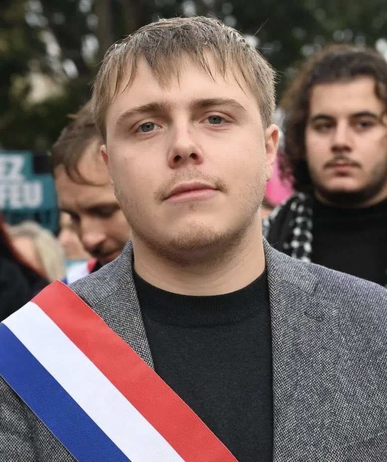 Philippe Katerine en Dionysos est nettement moins obscène que Louis Boyard en député.