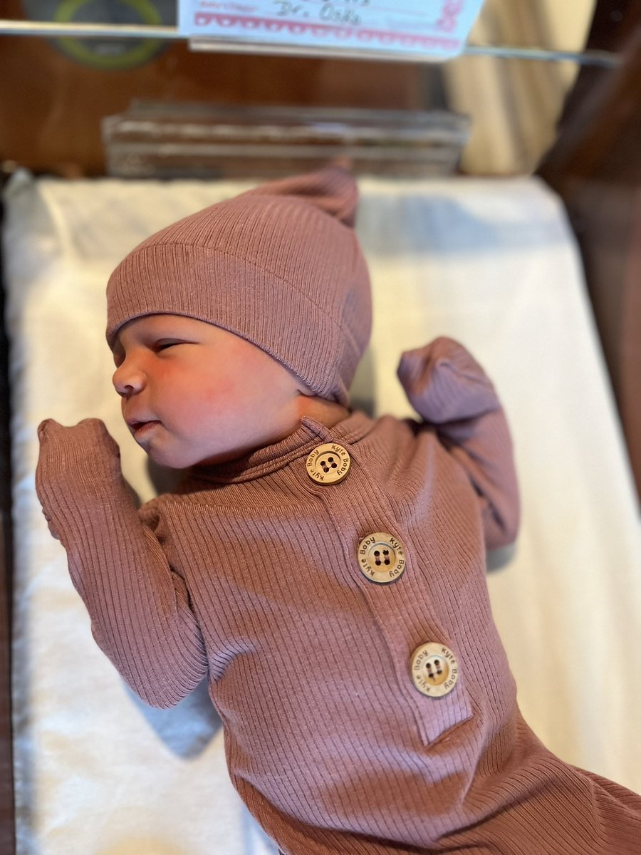 Lars Davis tweet media