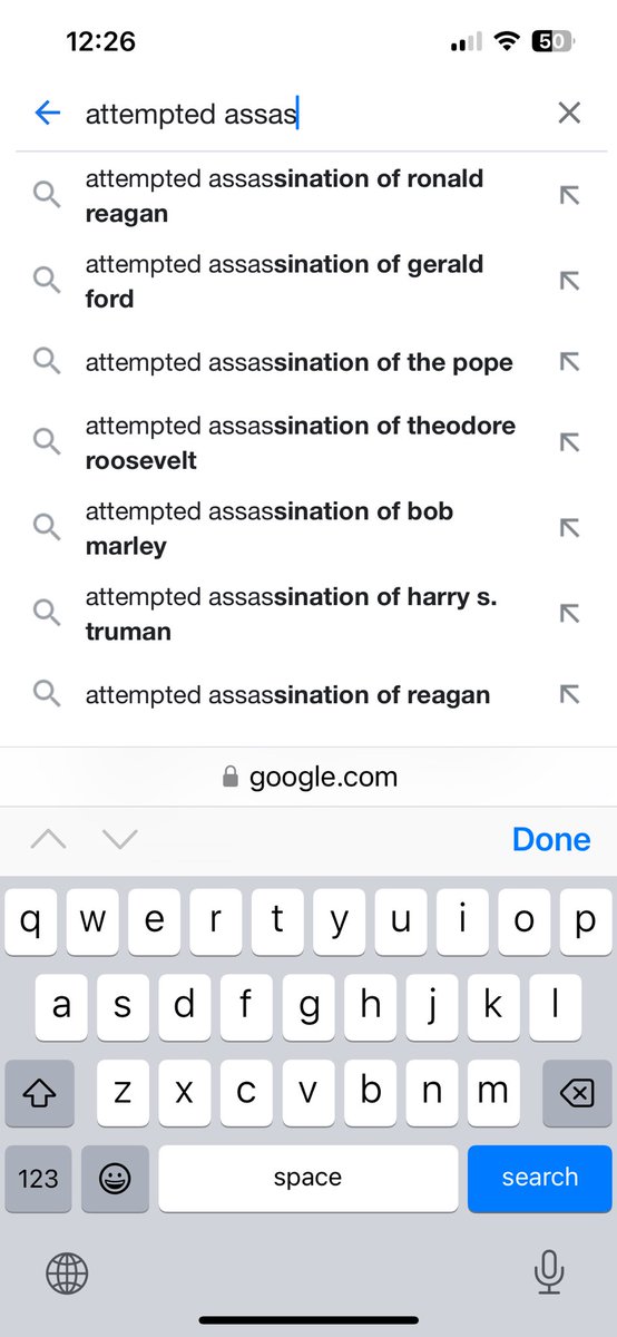 ChrisLandauUSA's tweet photo. Es realmente alarmante como nuestros medios tratan de manipular la narrativa y hasta borrar la historia. Pruébenlo Ustedes mismos: busquen en Google información sobre el atentado a Trump que ocurrió hace DOS SEMANAS y fue una de las mayores noticias del año. El buscador NO te dirige hasta la noticia, incluso te dirige hacia un atentado fallido al Presidente Truman que ocurrió hace 72 años. No me vayan a decir que esto es algo orgánico o de casualidad. Más vale que busques “atentado contra Tron” que “atentado contra Trump”. Y si esto es lo que VEMOS, imagínense lo que están haciendo con los algoritmos que no vemos. Los autollamados “defensores de la democracia” vuelven a mostrarse como meros partidistas.