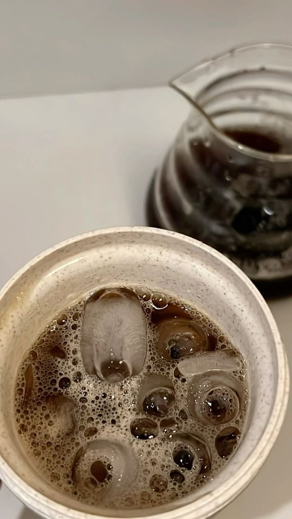 Juiiill's tweet photo. ليش محد علمني ان بن باجه الكولمبي يقفل ملفات كثير محامص ياهوو لذيذ وسعره ١٨ ريال  بس ❤️✨ https://t.co/gtnc4pRB5E