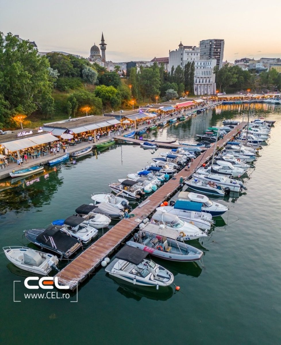 Travel_2Romania's tweet photo. Portul #Tomis #Constanța construit în 1958 în fostul Golf al Delfinilor.
La 16 oct1896-inaugurarea oficială a lucrărilor de construcție &modernizare a portului Constanța. Piatra de temelie a fost depusă de către Regele Carol I.
În 1909 a fost inaugurat oficial portul Constanța https://t.co/vNljlDp0sH