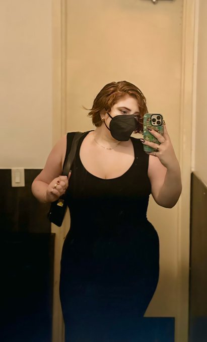 Not to be that bitch but can we get a little noise for the curves please like omg https://t.co/QNUql