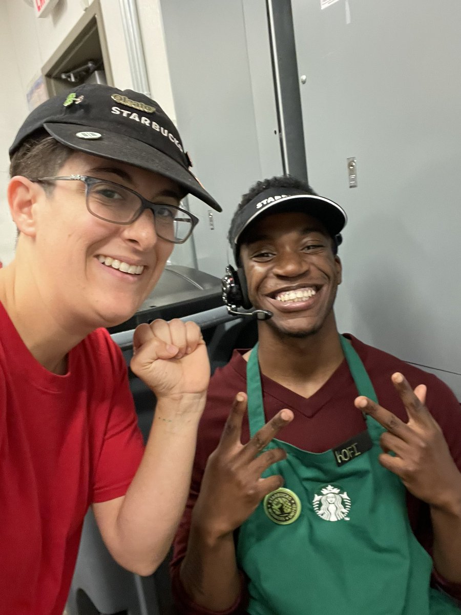 SBWU47021's tweet photo. Give us the bread! #RedForBread @SBWorkersUnited https://t.co/Z6yV8j9UXn
