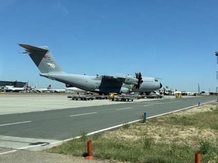 🇹🇷🇧🇬🇷🇸🇧🇦🇭🇷🇮🇹🇫🇷🇪🇸🇺🇸🇰🇷 HÜRJET uçarak İspanya'ya gidiyor.

Rota: Türkiye > Bulgaristan > Sırbistan > Bosna Hersek > Hırvatistan > İtalya > Fransa > İspanya

HÜRJET ve ona eşlik eden A400M nakliye uçağımız ilk yakıt ikmalini Sırbistan'ın başkenti Belgrad'da yaptı. İkinci yakıt ikmali