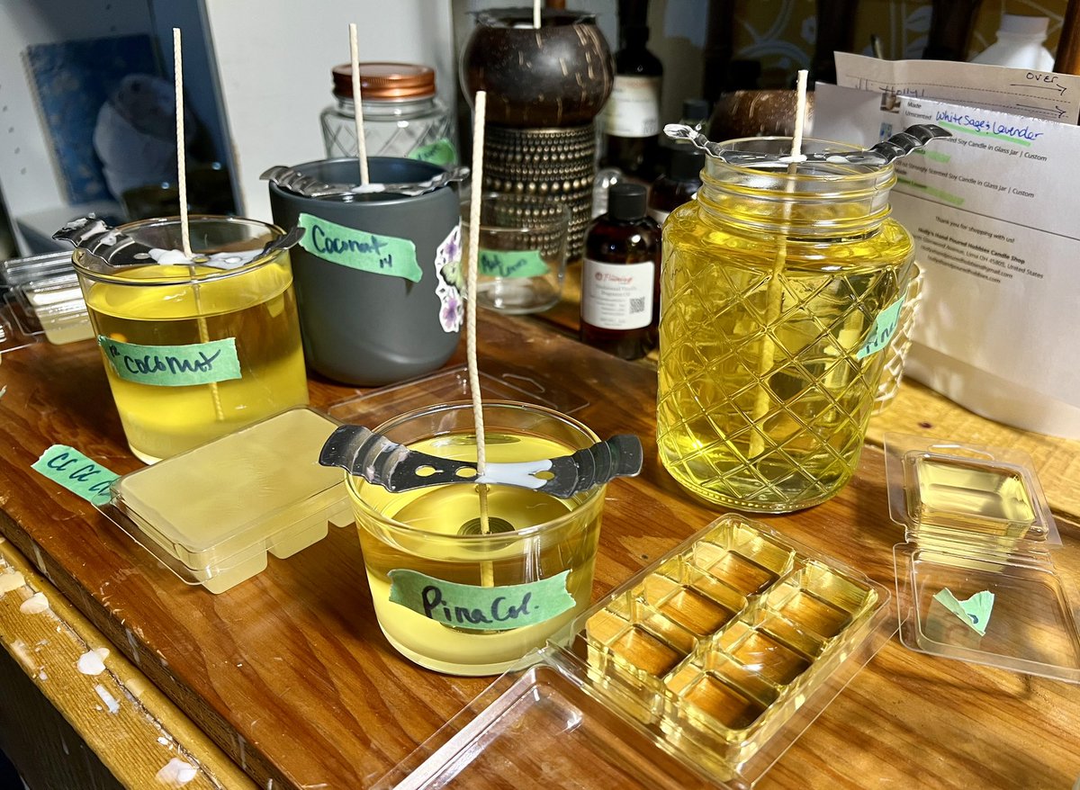 medusa7111's tweet photo. We offer soy candle refills for .90c per ounce! #SmallBiz #handmadegift #ohio ♻️🕯️https://t.co/EzCViwO9Vs https://t.co/gPcXZxSUOi