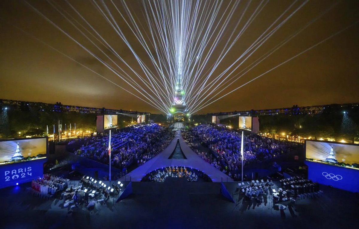 🇫🇷 86% des Français considèrent que la cérémonie d’ouverture des JO a été "un succès". 96% en sont satisfaits. 

🌍 À l’international, 88% des personnes ayant suivi la cérémonie l’ont aimée. 76% ont déclaré qu'il s'agissait de la cérémonie d'ouverture des JO la plus mémorable de