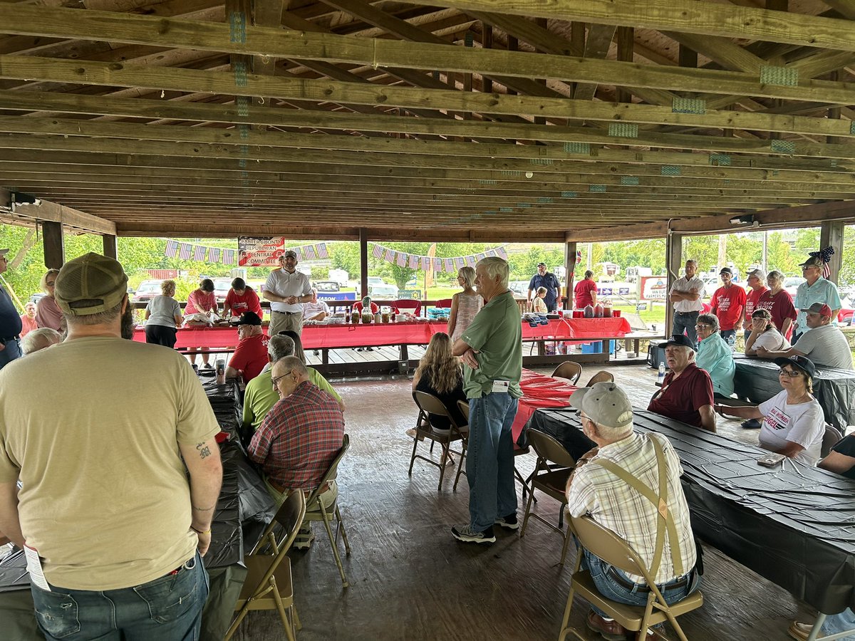 AJSchwadron's tweet image. A Sunday afternoon fish fry is a great way to meet with the people of Carter County. They love the #AllDayEveryDay message and are excited to vote Aug 6th and join the #SchwadronSquadron.
#MoSos