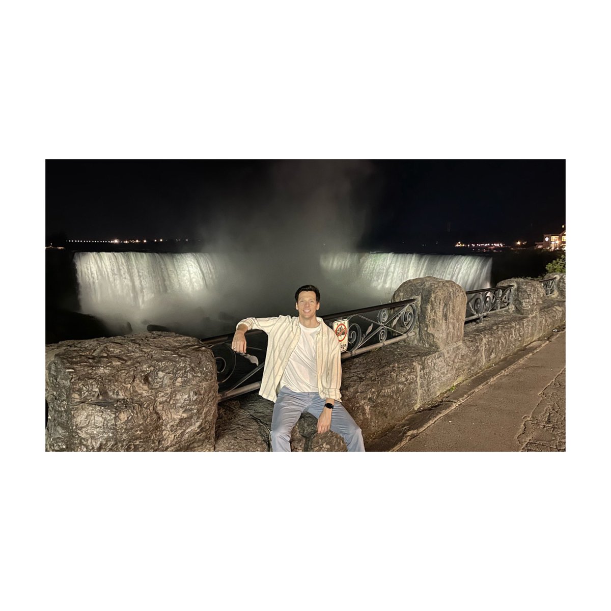 scottwhoatson's tweet photo. A superb three nights performing and exploring at  Niagara Falls (not in the falls 🤦🏻‍♂️) with this one @Daniel_Veronica 

On to the next leg 

#pottedpotter #ontour #niagarafalls #canada #views #waterfalls #harrypotter #posing #poncho #maidofthemist #tourists #workandplay https://t.co/s9ZS2ZzLuc