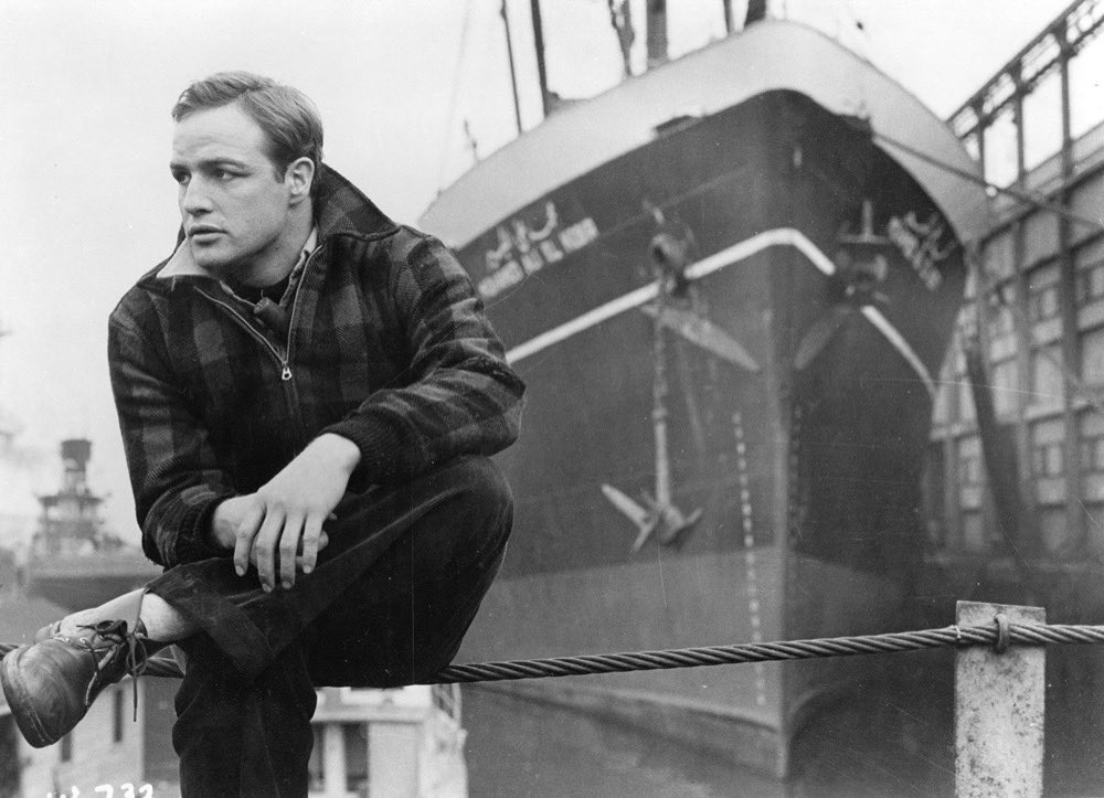 MaxKayson's tweet image. On the Waterfront (1954) ⭐️⭐️⭐️⭐️⭐️⭐️⭐️⭐️⭐️ Dock workers are under the control of a corrupt union boss. This movie would have been a plain movie if it hadn’t been for the acting of Marlon Brando. The only negative I have is the score wasn’t the best and took me out of the story