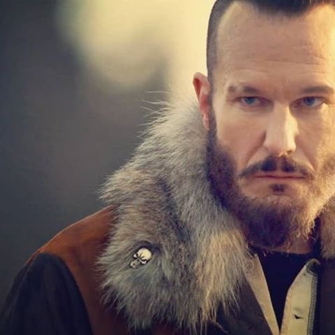 <a href="/MichaelEklund/">Michael Eklund</a> is Bobo Del Rey back in #WynonnaEarpVengeance? Best #Revenant ever!! 🫶